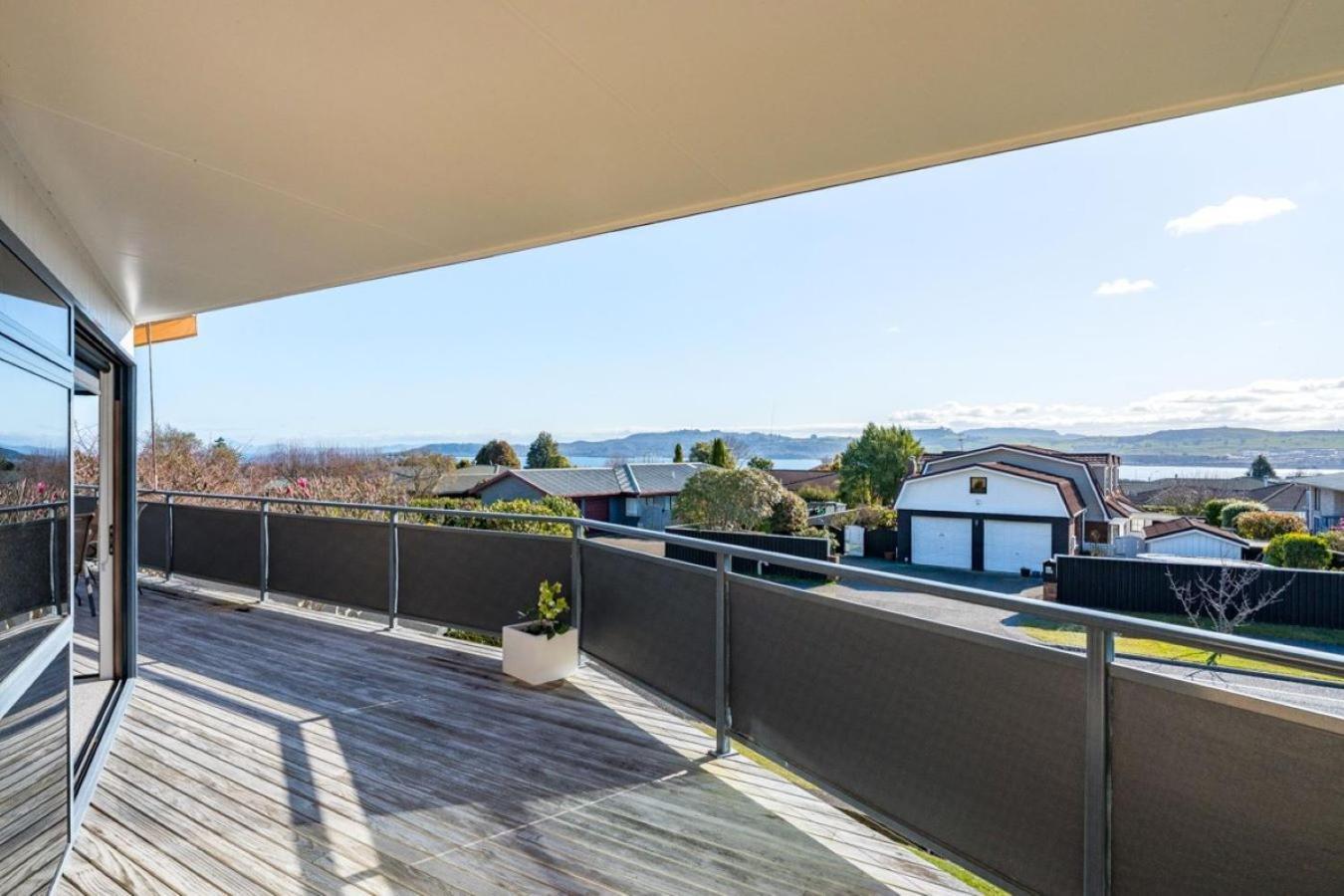 Lake Taupo Outlook - Table Tennis, Great Location מראה חיצוני תמונה